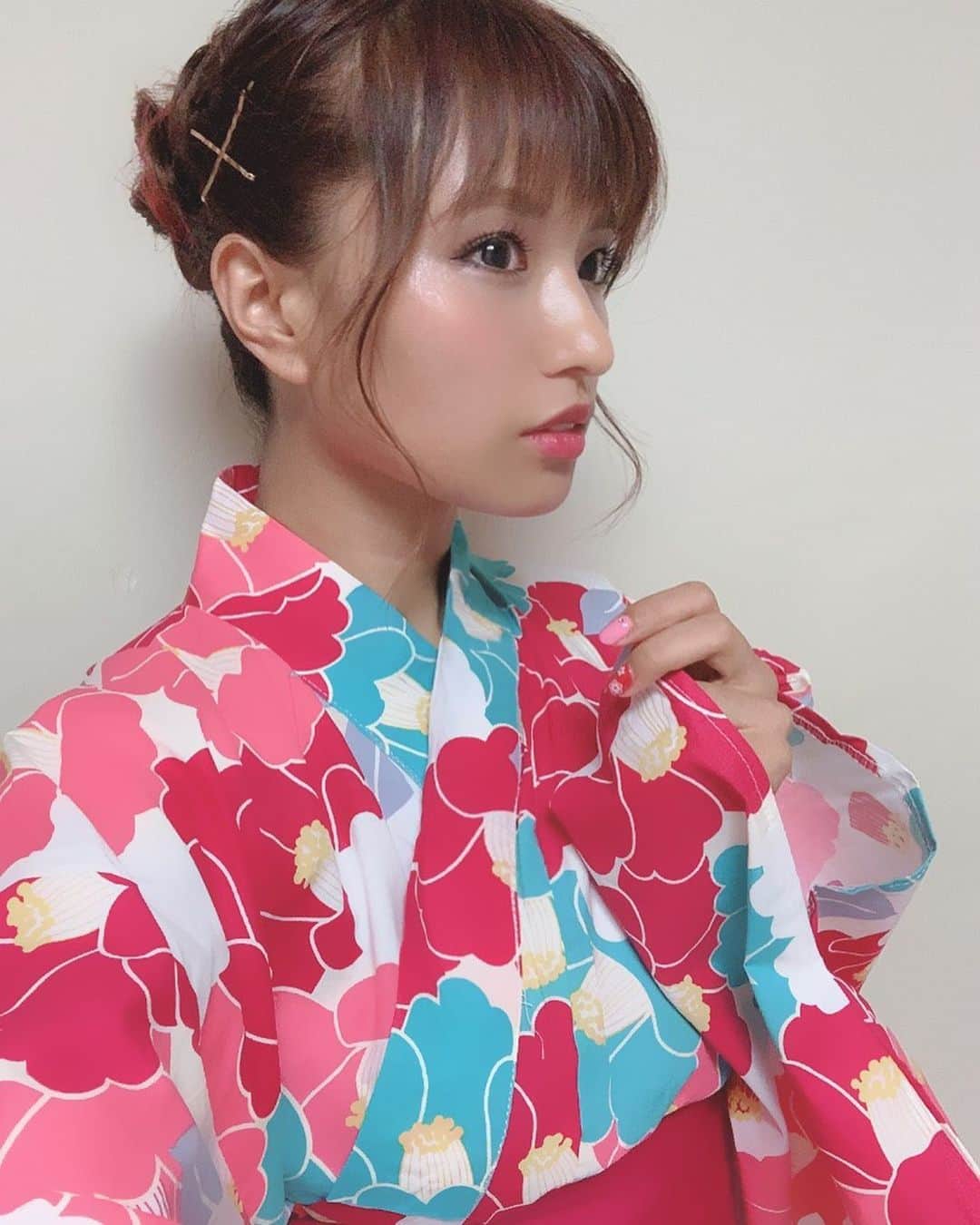 のインスタグラム：「﻿ ‪この前、やっと着れた… ⁦‪#浴衣‬⁩❣️👘‬﻿ ‪今年初〜！！！！！‬﻿ ﻿ ‪やっぱり浴衣を着ると‬﻿ ‪いつもよりウキウキしますね٩( ᐛ )و 💓‬﻿ ﻿ ‪⁦‪#初おろし‬⁩‬﻿ ‪⁦‪#去年のデザインもお気に入り‬⁩‬﻿ ‪⁦‪#今年の夏もう一回着れたらいいな‬⁩‬」
