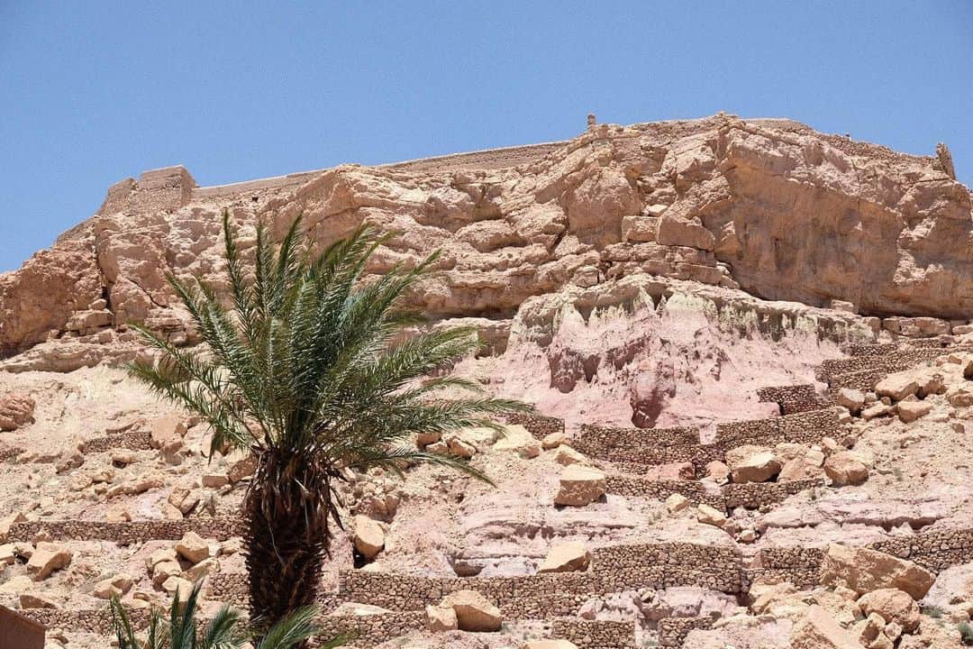 KUNIKAのインスタグラム：「🌴🇲🇦 2019年1番の夏はモロッコのサハラ砂漠にて🐫」