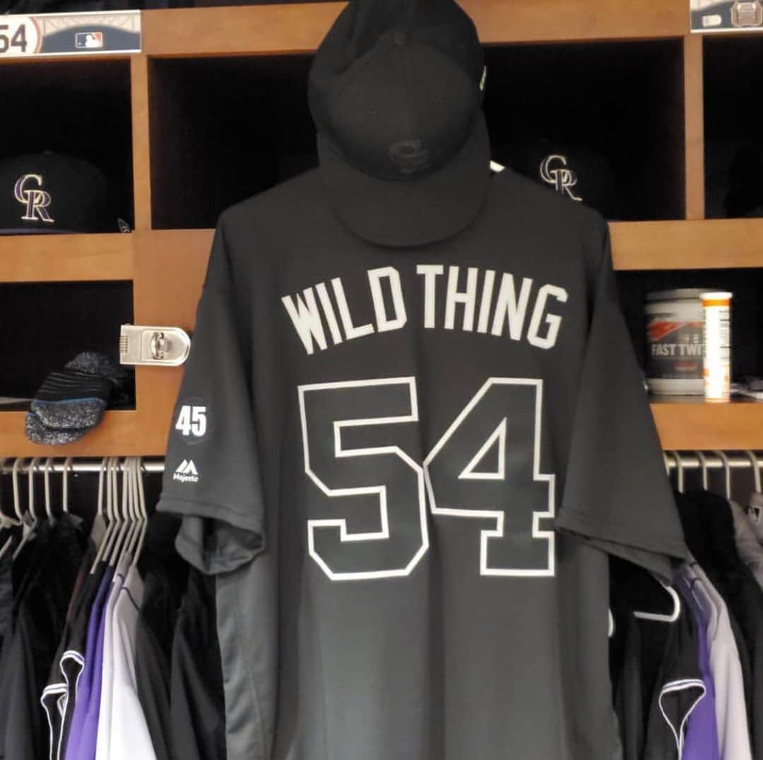 チャーリー・シーンのインスタグラム：「truly honored that my love child will  grace a major league field as "Wild Thing" !  vamos allá indeed !」