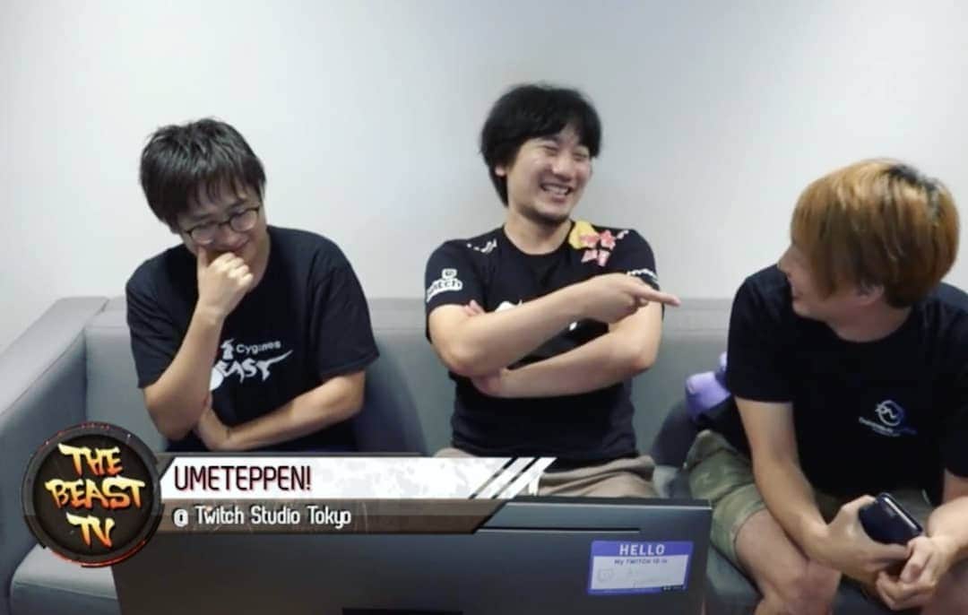 梅原大吾のインスタグラム：「#TEPPEN 配信視聴ありがとうございました！このゲームならリュウはなかなか強い！ This morning’s TEPPEN stream with Itazan and @TheFuudo is now up on YouTube if you missed it.  Ryu is viable in this game! @playteppen @playteppen_asia  https://youtu.be/PZLMn2RM7h8」