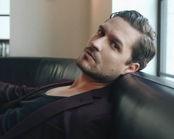 Flaunt Magazineさんのインスタグラム写真 - (Flaunt MagazineInstagram)「BEN ALDRIDGE | TWISTED ELEGANCE⠀⠀⠀⠀⠀⠀⠀⠀⠀ ⠀⠀⠀⠀⠀⠀⠀⠀⠀ Get to know @BenjaminAldridge the actor who’s no stranger to donning wigs, riding horses, or wearing uniforms as his latest project sees him take on the dark and twisted realm of @Pennyworthonepix. Head to Flaunt.com to read the #FlauntFeature⠀⠀⠀⠀⠀⠀⠀⠀⠀ ⠀⠀⠀⠀⠀⠀⠀⠀⠀ @BOSS jacket and @CALVINKLEIN tanktop.⠀⠀⠀⠀⠀⠀⠀⠀⠀ ⠀⠀⠀⠀⠀⠀⠀⠀⠀ Photographed and Written by: @sirdavidsimon ⠀⠀⠀⠀⠀⠀⠀⠀⠀ Styled by @theadamballheim ⠀⠀⠀⠀⠀⠀⠀⠀⠀ Grooming: @theaistenes ⠀⠀⠀⠀⠀⠀⠀⠀⠀ Location: @lapeerhotel and @vialedeiromani ⠀⠀⠀⠀⠀⠀⠀⠀⠀ ⠀⠀⠀⠀⠀⠀⠀⠀⠀ #flauntmagazine #flaunt #flauntdeature #flauntdotcome #fleabag#benaldridge」8月24日 9時50分 - flauntmagazine