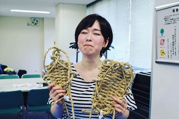 片桐千晶さんのインスタグラム写真 - (片桐千晶Instagram)「⁑ 令和になり新しく生まれ変わった福島わらじまつりに行ってきました！ 総合プロデューサーはNHKあまちゃんやいだてんの作曲でおなじみ、福島育ちの作曲家・大友良英さん🌟 取材ロケもまつりも熱かった〜🔥 私、終始汗だく🤣☀️💦 . 旅の模様は今週末のJFN「キキタビ」で🌟 ------------------------ JFN『KIKITABI〜2 Thousand Miles〜』 ●毎週土曜 11:00〜FM香川 12:00〜FM石川 19:00〜FM山陰 20:00〜FM青森、FM滋賀 ●毎週日曜 7:00〜FM山形 8:00〜FMぐんま、FM山口 19:00〜FM 岐阜、FM大分、FM福井、FM徳島  28:00〜FM三重、ふくしまFM . 🎧エリア外の方もJFN PARKの音声コンテンツで聴けます✨ . #kikitabi #jfn #ラジオ #福島わらじまつり #大友良英 #片桐千晶 #信夫山 #羽黒神社 #初めて作ったわらじの出来がひどい」8月24日 10時07分 - chiaki.katagiri333