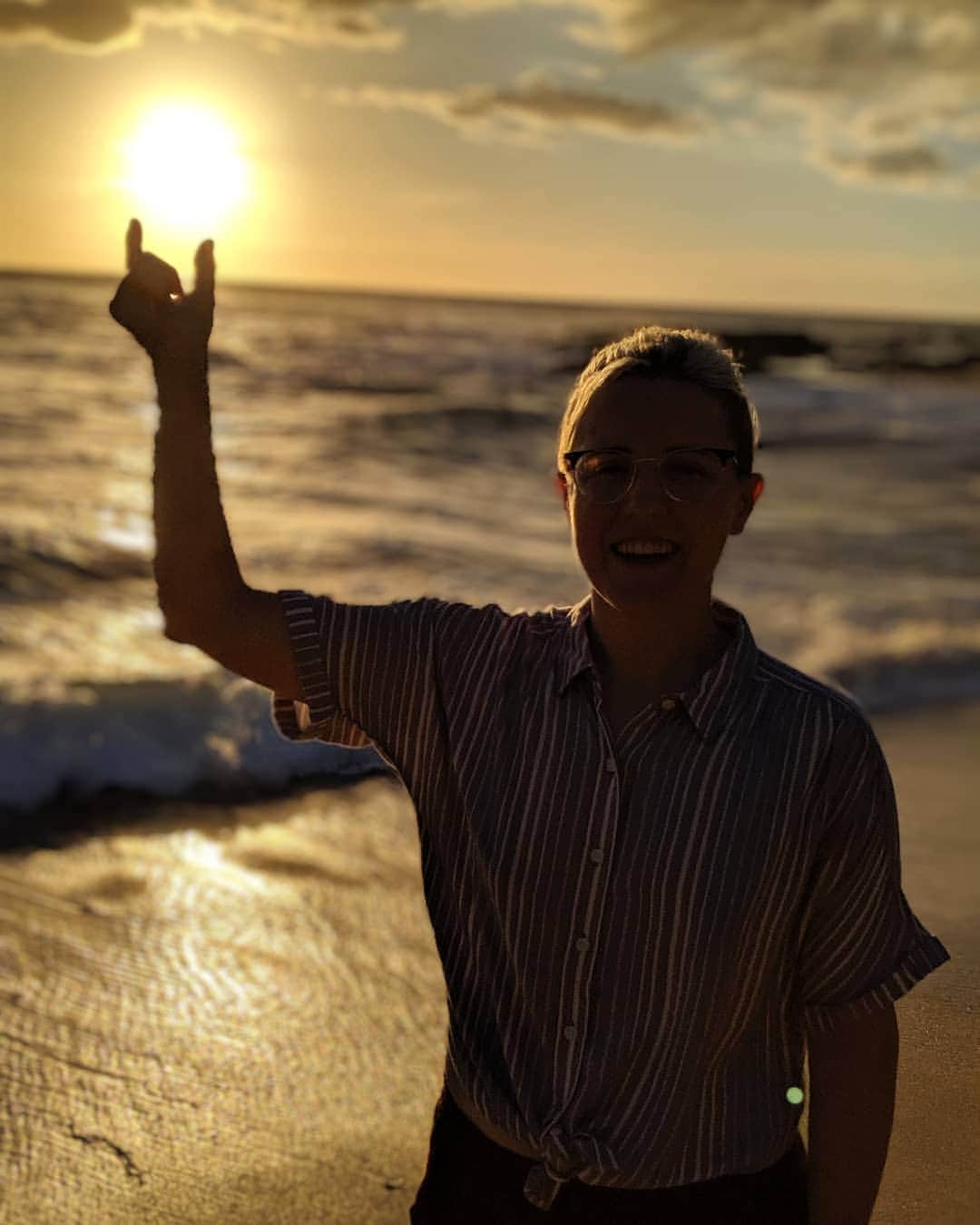 ハナー・ハートのインスタグラム：「Instructions for living a life.  Pay attention.  Be astonished.  Tell about it. - Mary Oliver」