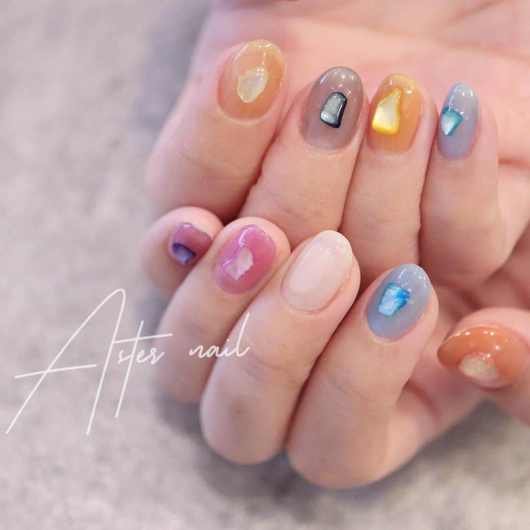 sapporo nail 【 Aster 】さんのインスタグラム写真 - (sapporo nail 【 Aster 】Instagram)「. プルプルデザインです🥳 カラーチェンジしても可愛くなりそうです💗 . . . . .ネイルサロンに行っても 『根元の隙間が気になる…』『甘皮が気になる…』 『反り爪が気になる…』というお悩みがあった方はぜひ当店へ◎ フォルムの形成をするので、反り爪も緩和し 仕上がりのツヤ感も格段にUP🎶  ___________________________________________________ . .  #札幌ネイルサロン#ネイルデザイン #札幌ネイリスト #札幌 #札幌ネイル #夏ネイル #ニュアンスネイル #ネイル #アートネイル #フィルイン #ワンカラーネイル #シンプルネイル #クリアネイル #札幌フィルイン#フットネイル#個性派ネイル #アートネイル#札幌タピオカ巡り#札幌カフェ#札幌グルメ#ドライフラワーのある暮らし#ワイヤーネイル#水彩ネイル#札幌ニュアンスネイル#トリックシート#西18丁目ネイルサロン#水彩色鉛筆#オリンパスペン #カメラ女子#ママネイリスト」8月24日 21時16分 - seina.kato___