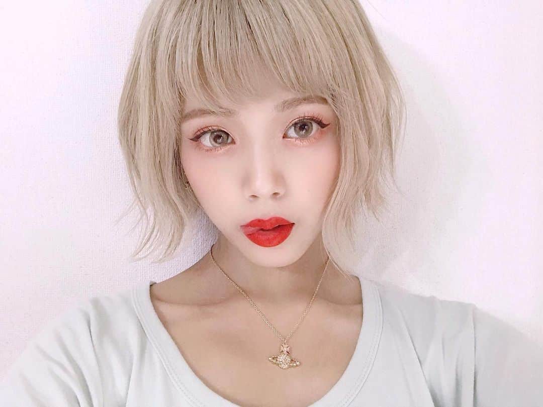 のインスタグラム：「髪色ぜつみょうな金髪だよ @lino.tokyo の皆さん、@suu.suu.sun すうさんいつもありがとうございます❤️」