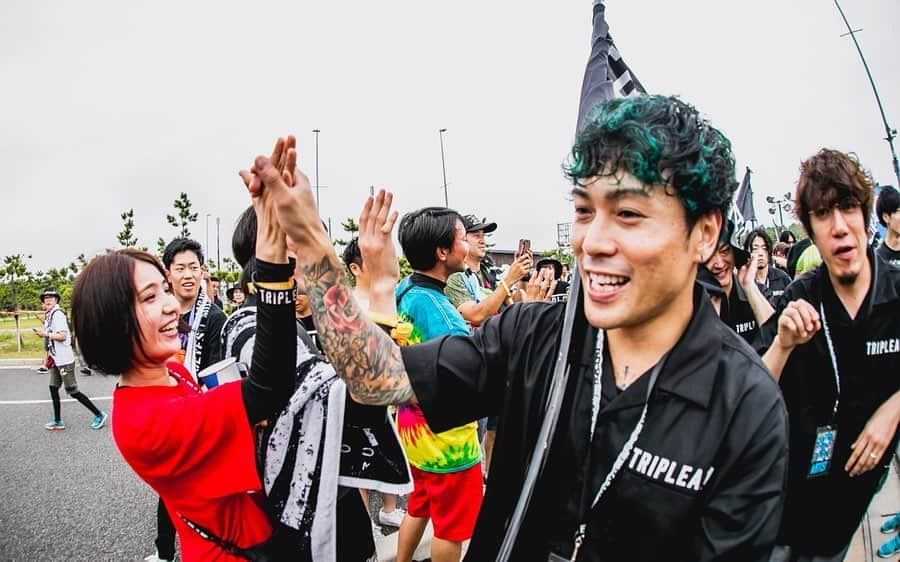 Sugiさんのインスタグラム写真 - (SugiInstagram)「TRIPLE AXE TAKEOVER WILD BUNCH FEST.2019 Photos by @yamada_mphoto  #SiM #HEYSMITH #coldrain #TAT19 #ワイバン  #wbfest」8月24日 19時50分 - sugi_coldrain