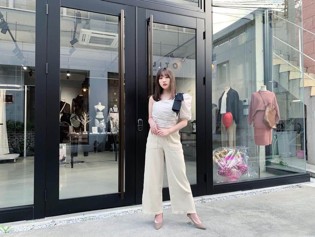 おもてちゃんのインスタグラム：「. m_mignon ポップアップストア2日目終了致しました🥺 明日が最終日です… ご来店お待ちしています #m_mignon」