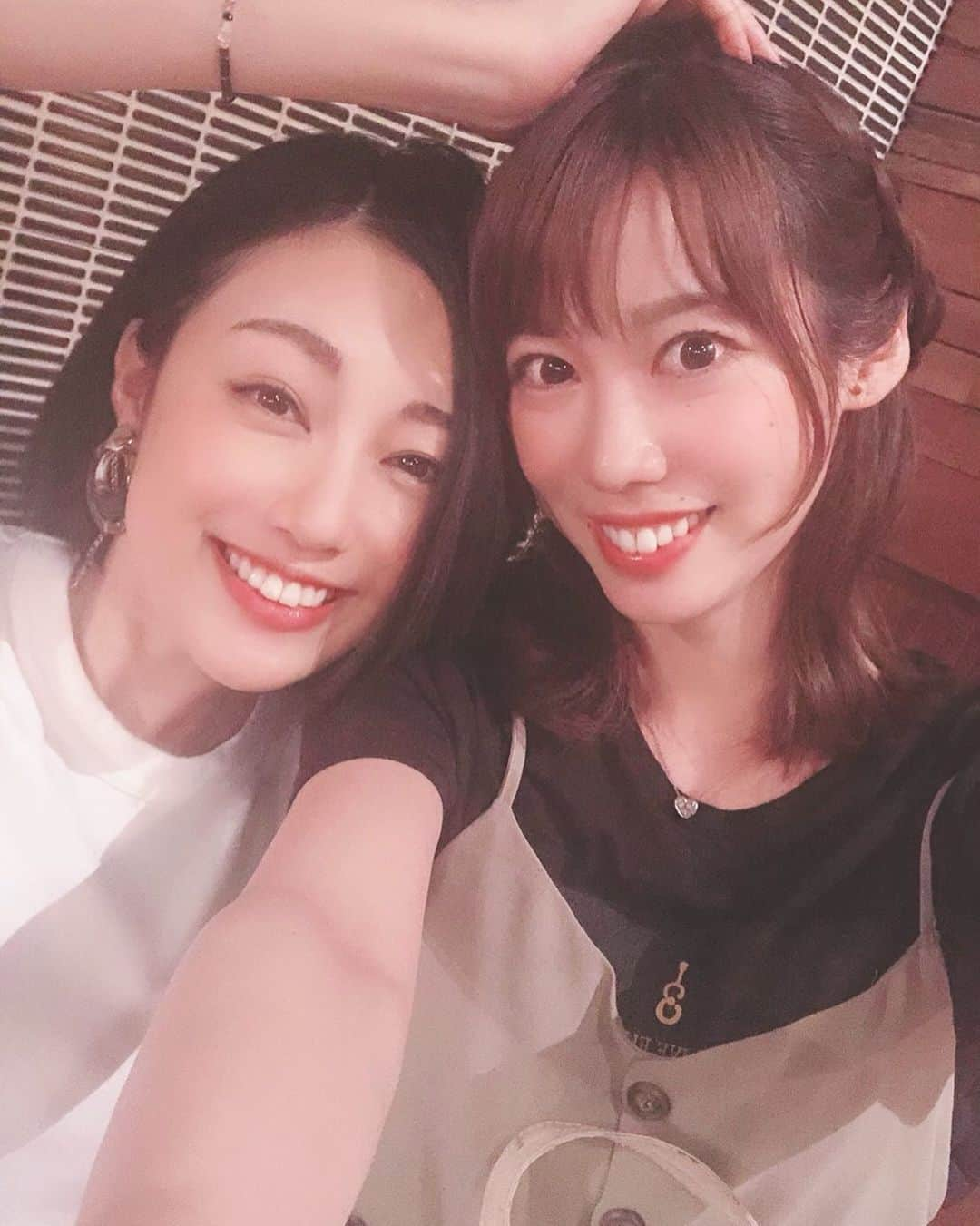 早瀬英里奈さんのインスタグラム写真 - (早瀬英里奈Instagram)「先日、あっちゃんのLIVEに行って来ました🎹♪ ・ 回を重ねるごとに歌声や表現が素敵に変化しているあっちゃん🎤 ・ 今年に入ってからの彼女は益々輝いております✨ ・ 去年はマイナビBLITZ赤坂で行われた 小野ありさバースデーワンマンライブですが… 今年は10月20日(日)に 渋谷のセルリアンタワー 東急ホテル 内のJZ Brat SOUND OF TOKYOにて 小野亜里沙バースデーコンサートが開催されます🎂🥂 OPEN 18:00▶︎START 19:15 前売¥4500 当日¥4800 (+1Drink) ・ vo pf 小野亜里沙 vc 畑佐枝子 vn 中島久美 key山本佳祐 bass 渡邉裕美 per 山本直樹 gt 高田慶二 語り 早瀬英里奈 ・ 今回の夜公演『すべてはここから』に 私、早瀬英里奈も“語り”として出演させて頂くことになりました🌹✨ ・ 大好きなあっちゃんのバースデーコンサートを最幸の日に出来るよう頑張ります🌟 ・ チケットのご予約は始まっているそうです🎫 皆さんとあっちゃんのお祝いが出来ることが今からとても楽しみです❤️ ・ ・ ・ #小野亜里沙 #あっちゃん #バースデーコンサート #10月20日 #渋谷 #jzbrat  #語り #早瀬英里奈 #erinahayase」8月24日 19時53分 - erina.hayase