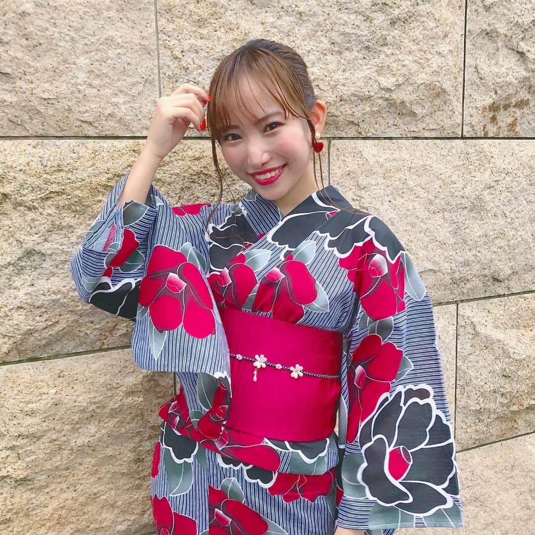 のインスタグラム：「宇土地蔵祭り 今年も浴衣着て行ってきた🌺 #浴衣 #花火大会 #お祭り #宇土地蔵祭り #浴衣ヘア」