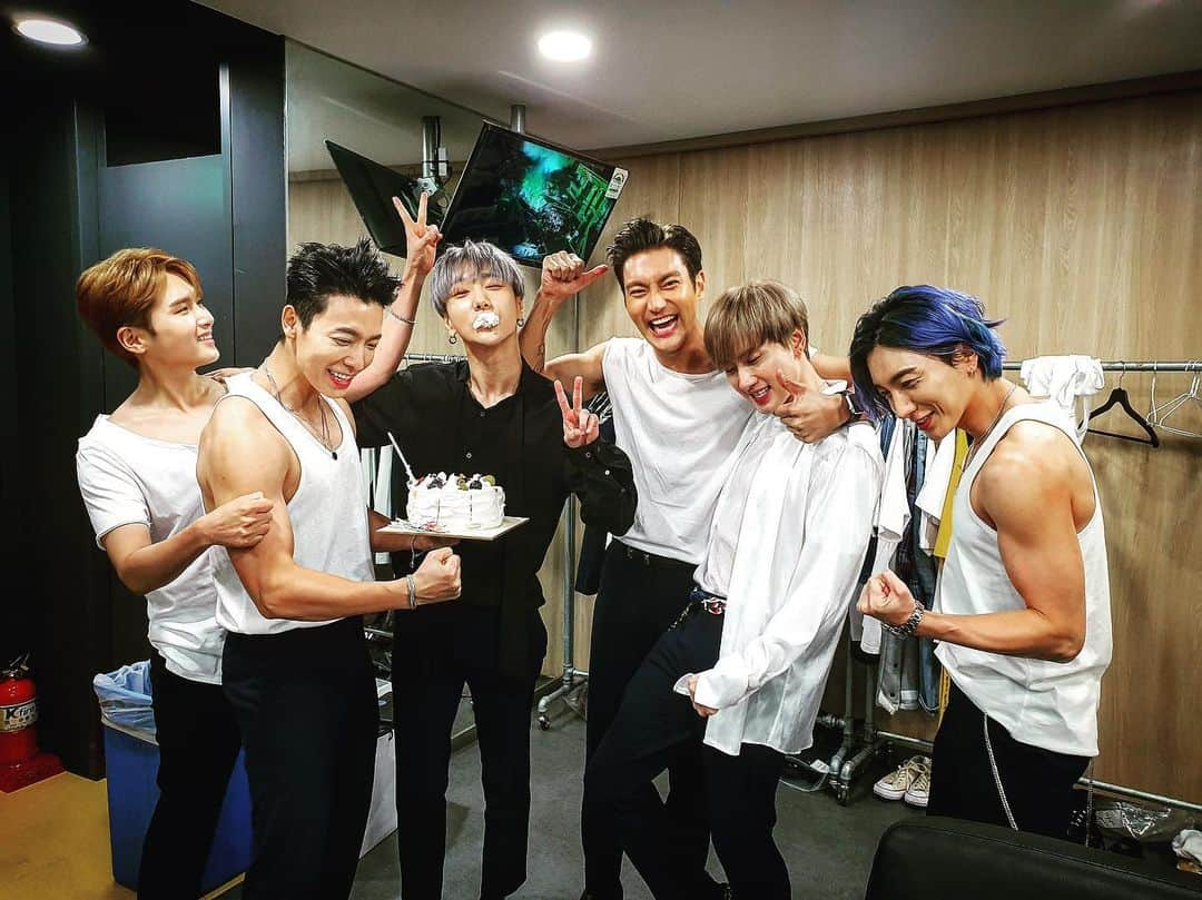 ドンヘさんのインスタグラム写真 - (ドンヘInstagram)「SJ Birthday party」8月24日 20時41分 - leedonghae