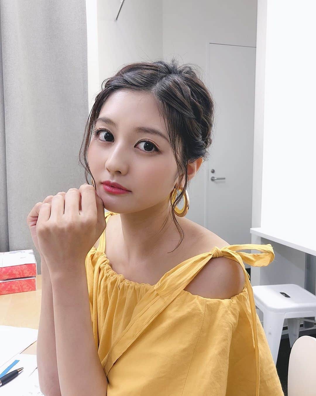 のインスタグラム：「月刊エンタメさんと ゼロイチファミリアの連載！﻿ 来週8/30発売の月刊エンタメは私と早瀬あやちゃんの2人が掲載されています☺️﻿ インタビューではお互いの印象とかを話したり、2人でわちゃわちゃ撮影したり 普段あまり見れない姿が見れるかも👼❤️﻿ お楽しみに！！！﻿ _﻿ _﻿ _﻿ #月刊エンタメ #ゼロイチファミリア #林ゆめ」