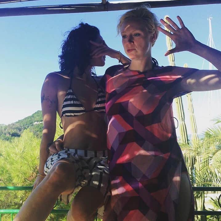 レナ・ヘディのインスタグラム：「When Brienne and Cersei went on holiday 💗FB WAY BACK 🤪🤪🤪 #redweddingdays」