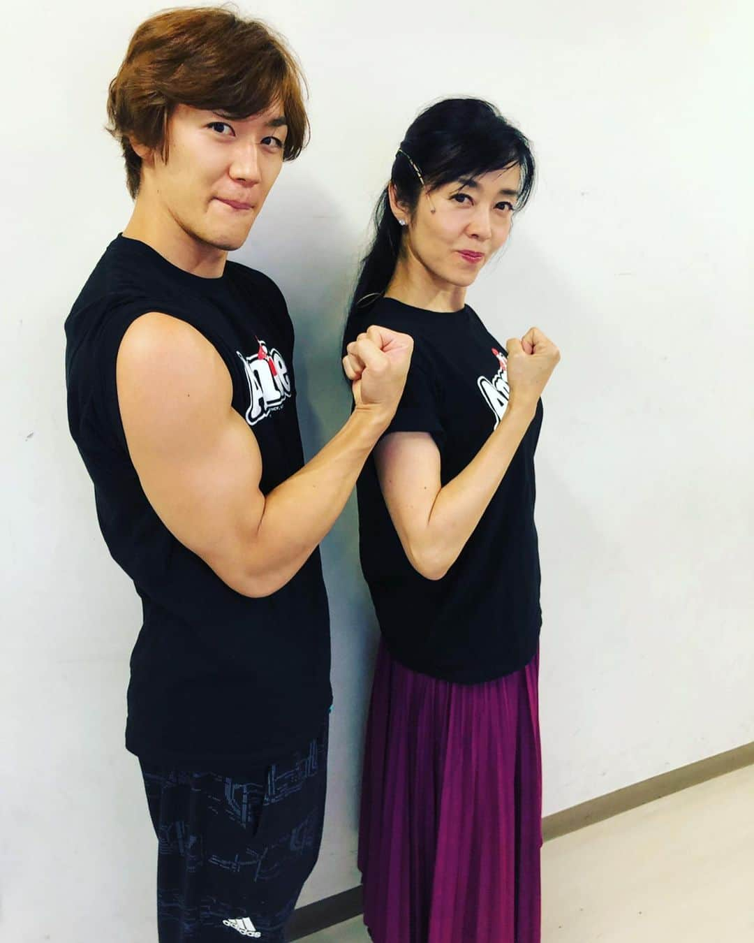 青柳塁斗のインスタグラム：「#姉貴 #早見優 さんと  Nice muscle  Nice bulk #Annie #ハニガン #ルースター #お揃い  #夏色のナンシー  #ZUMBA #workout  #training #fitness  #bodymake #sport  #shoulder  #biceps  #triceps #diet #gym #トレーニング  #ワークアウト #筋トレ  #フィットネス」