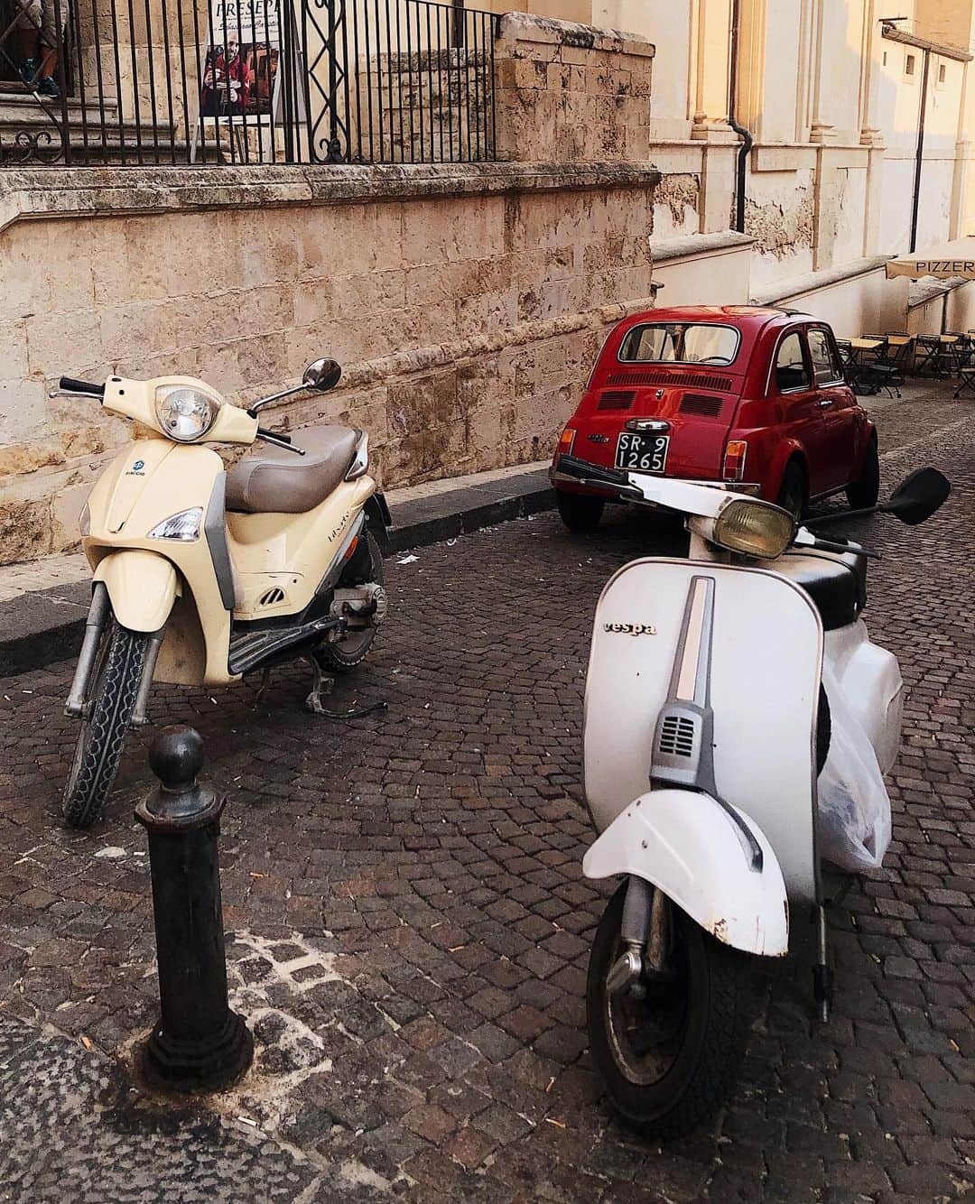 アガタ・クリゲルのインスタグラム：「Last day here, in Sicily... 😔 But hopefully I’ll be back soon ❤️ #Italy #Sicily #Noto #vespa #vsco #vscocam」