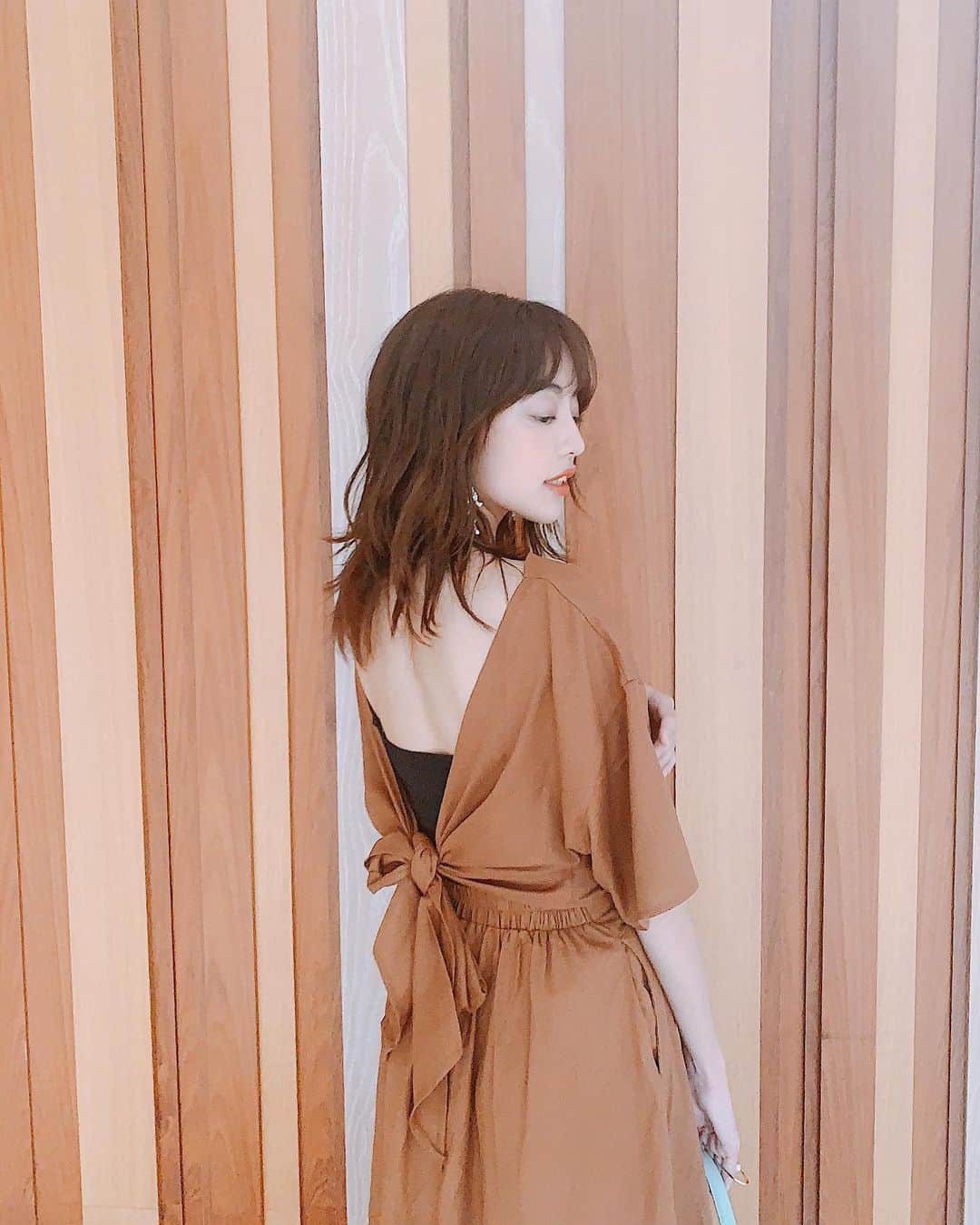 のインスタグラム：「#OOTD  @fifth_store のセットアップ⭐︎ リネンやからじめじめにも涼しいし、上下分けても着れる！ 今だったら70パーセントオフクーポン出てるよ👻👻 #fifth #fifthtl #フィフス #バックシャンリネンセットアップ #コーディネート」