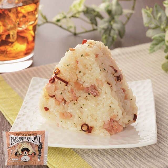 ローソン さんのインスタグラム写真 - (ローソン Instagram)「「悪魔のおにぎり」にピリ辛ぺぺロンチーノ味が登場です♪ガーリックと唐辛子でやみつき注意です(^^) #ローソン #悪魔のおにぎり」8月24日 12時33分 - akiko_lawson