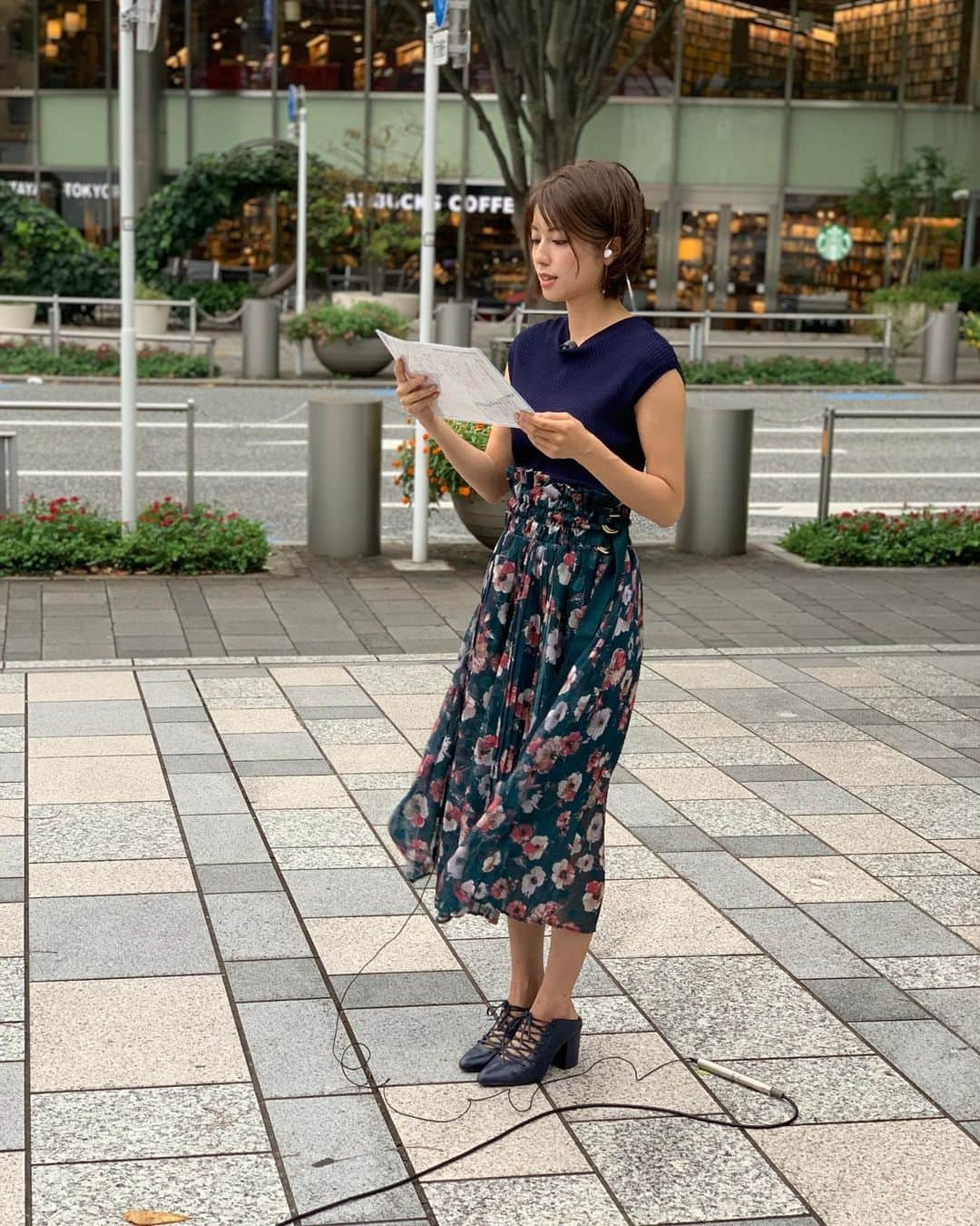 西村まどかさんのインスタグラム写真 - (西村まどかInstagram)「久々の光景になんか感動する🥺 イヤモニつけてるまどかが個人的に好き← また告知します🙆‍♀️お楽しみに✨ #西村まどか #abematv  #abemamorning  #お天気コーナー #応援お願いします」8月24日 12時53分 - madoka_nsmr_staff