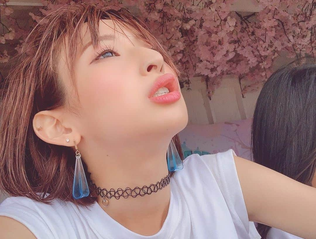 井坂仁美さんのインスタグラム写真 - (井坂仁美Instagram)「♡ 今更ながらOTODAMA2019の 写真を載せてみるっっ！！ ◌ 我ら思う、故に我らありを初披露しました！！タオルぶんぶん回してもらいました♪ワンマンでやる時にはダンスも付いちゃってるかもよーっっっ💚10月のワンマンは必見です！！！ ◌ あ！！！ ツアーのFC先行が今日までです！！！！！！！申し込みしたぁあ？？？？？ ◌ #otodama2019 #井坂仁美 #hitomiisaka #仮面ライダーGIRLS #kamenridergirls #KRGS #kamenrider #仮面ライダー」8月24日 13時13分 - hitomi_ankh