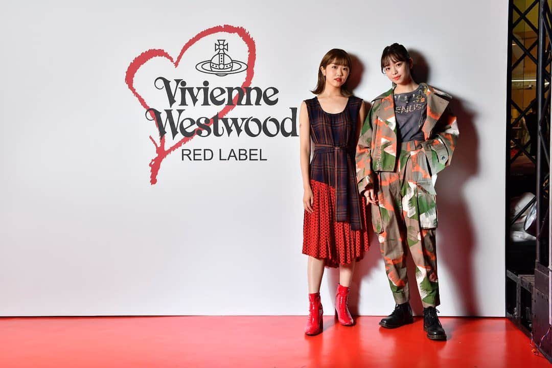 横田真悠さんのインスタグラム写真 - (横田真悠Instagram)「☺︎☺︎☺︎ #VWNEWRED @viviennewestwood  @viviennewestwoodjapan」8月24日 13時49分 - yokota_mayuu