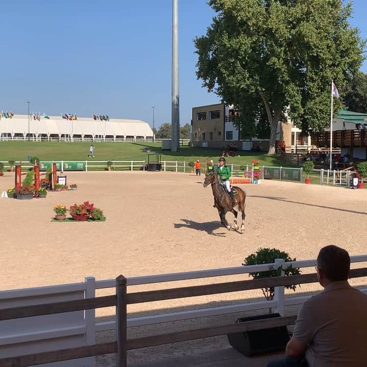 カースティ・コベントリーのインスタグラム：「What an incredibly beautiful sport!  #Equestrian #Showjumping #AllAfricaGames @mikeecj ❤️」