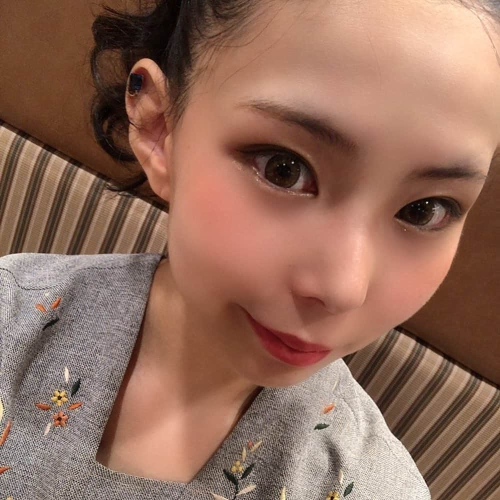 吉根ゆりあさんのインスタグラム写真 - (吉根ゆりあInstagram)「しっかりめメイク( •̀ω•́ ) #吉根ゆりあ #av女優 #ポニーテール見えない」8月24日 14時56分 - julia_yoshine