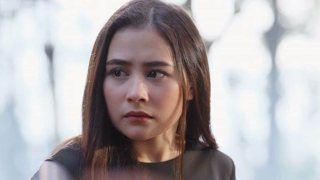 Prilly Latuconsinaさんのインスタグラム写真 - (Prilly LatuconsinaInstagram)「Kira-kira kalo gini Risa lagi ngeliat apa?? 👻🙈 Siapa yang udah gak sabar ketemu RISA di DANUR 3: Sunyaruri 26 September 2019 di Bioskop??!! Coba tag temen kalian yang pengen kalian ajak nonton @danurmovie !」8月24日 15時04分 - prillylatuconsina96