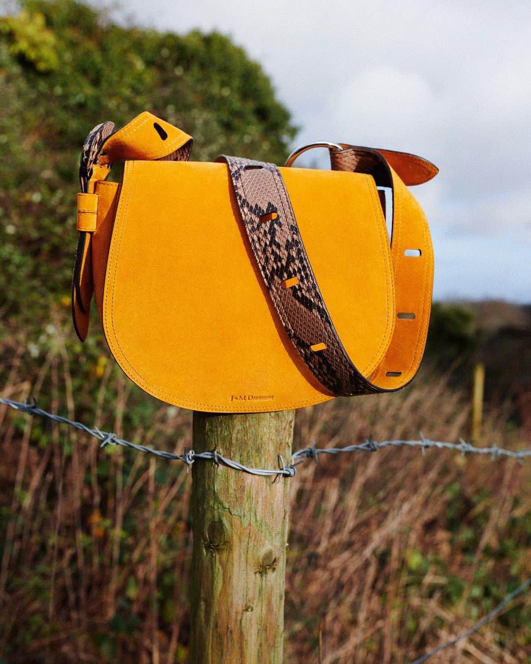J&M Davidsonさんのインスタグラム写真 - (J&M DavidsonInstagram)「In celebration of the UK Bank Holiday this weekend, we are offering our UK customers Free Shipping on all orders.  Shop new AW19, like this Belt Saddle Bag, in New In.  Use the code ‘JMD_FREESHIP_UK’ to obtain.  Happy shopping!  #JandMDavidson #BankHoliday」8月24日 15時22分 - jandmdavidson