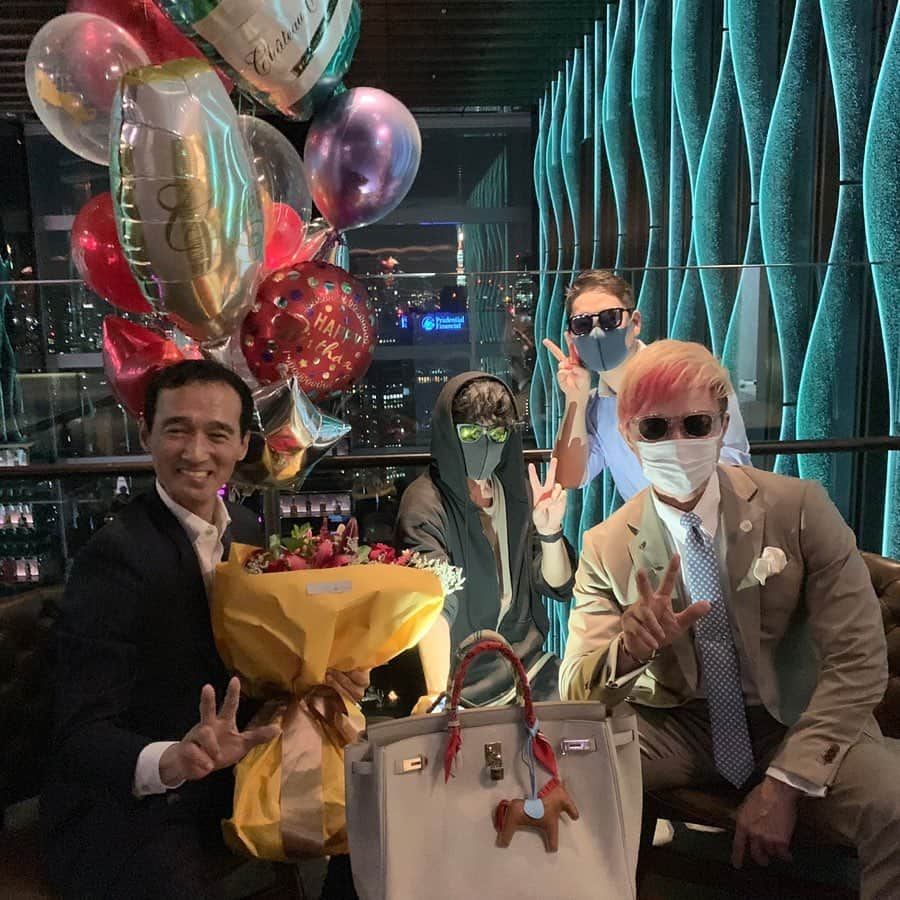 イーサンさんのインスタグラム写真 - (イーサンInstagram)「昨日は大原社長お誕生日でお祝いさせて頂きました😊 毎回お会いするたびに、勉強させて頂いてます😊 いつもありがとうございます。お誕生日おめでとうございます😊」8月24日 15時34分 - mgethan999