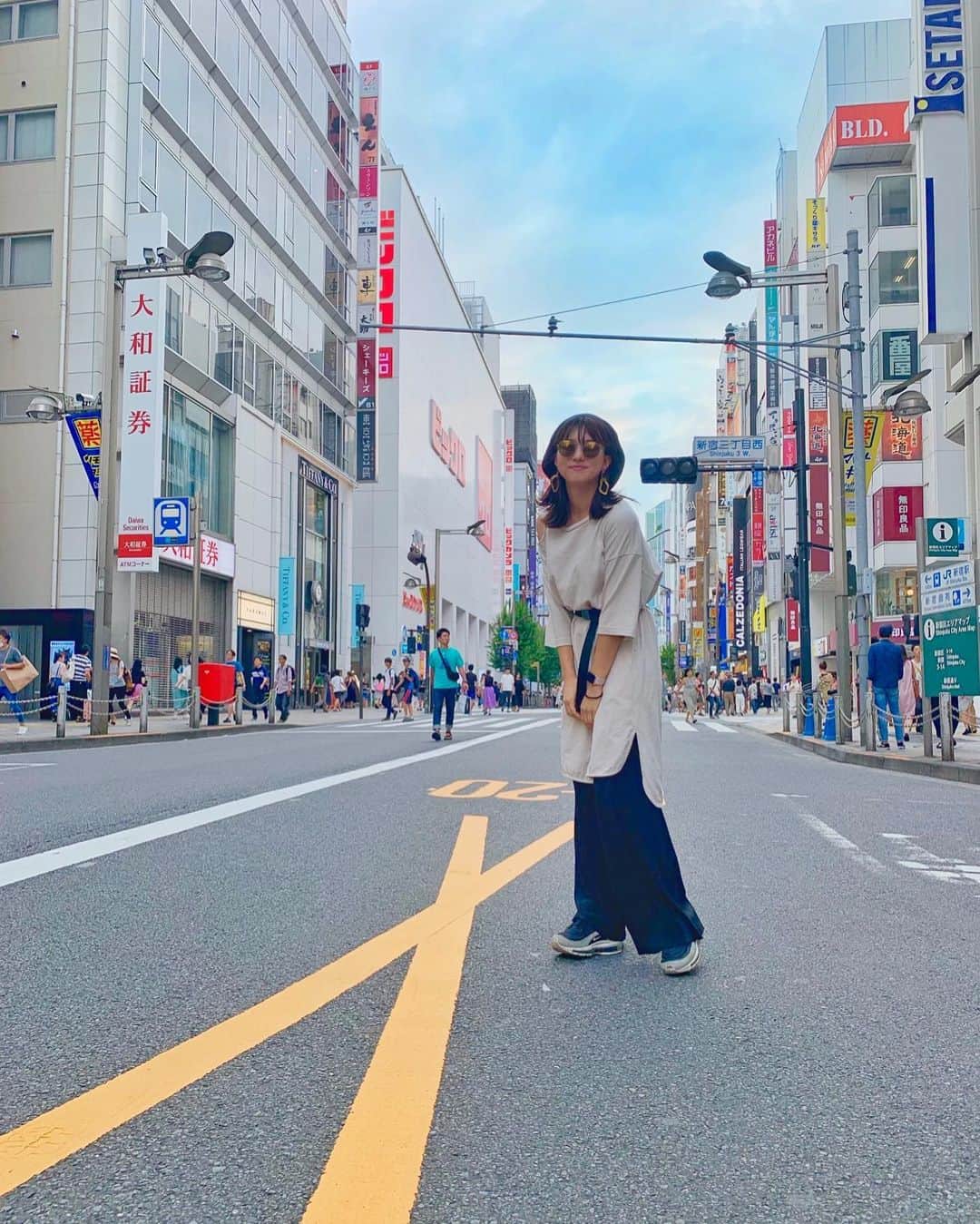 搗宮姫奈さんのインスタグラム写真 - (搗宮姫奈Instagram)「新宿。 好きです。 歩行者天国なるものはすごい。」8月24日 15時28分 - himenachaaaaan