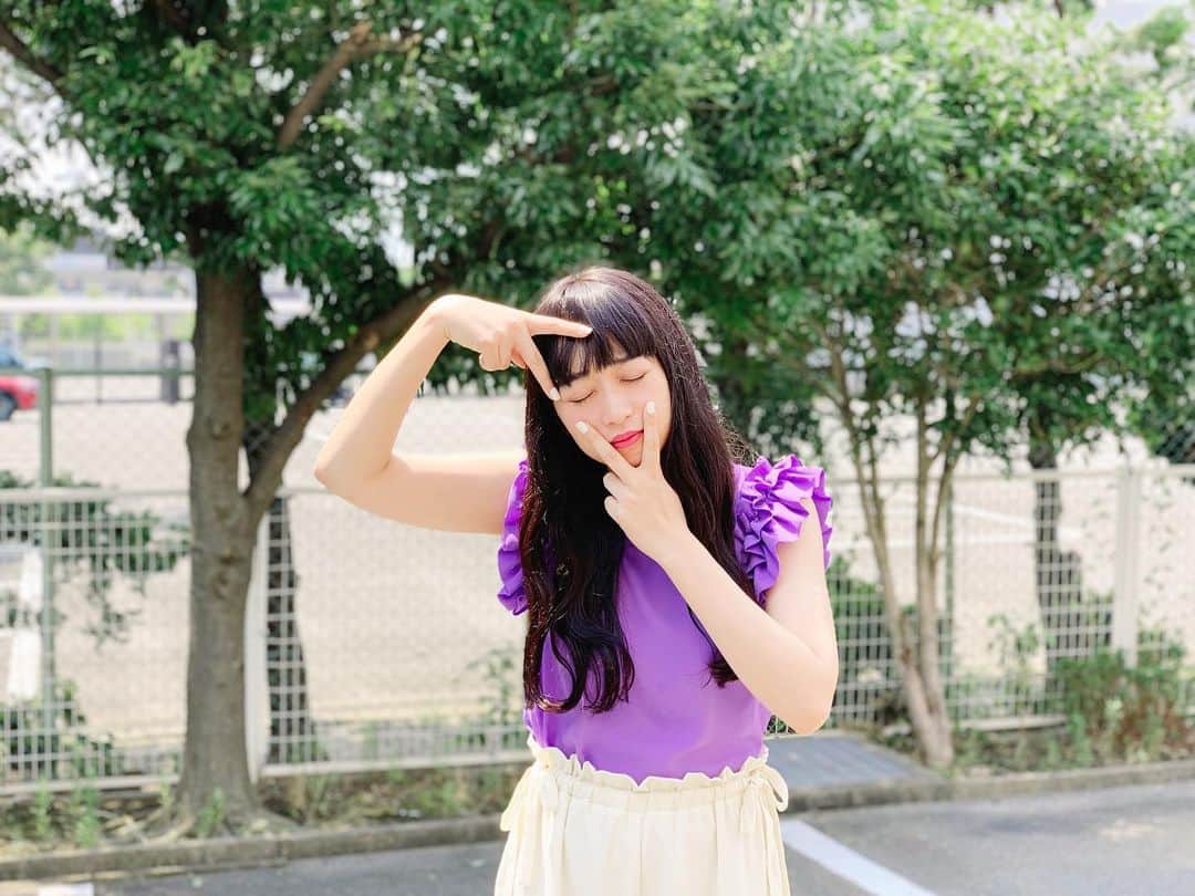 小川暖奈のインスタグラム：「キレイモさんで女子力あげて、握手会にのぞみました〜 写真の通り日差し眩しすぎる日でしたけど、どんな照らされても、とぅるん！だったよ #KIREIMO #キレイモ #脱毛 #脱毛サロン #全身脱毛 #女子力アップ #女子力 #肌ケア #美肌 #PR #よしアド」