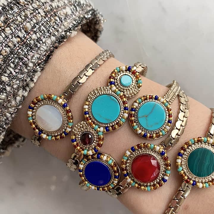 サテリットさんのインスタグラム写真 - (サテリットInstagram)「Accumulation du jour ! ⠀⠀⠀⠀⠀⠀⠀⠀⠀ ⠀⠀⠀⠀⠀⠀⠀⠀⠀ {Bracelets Claudia }⠀⠀⠀⠀⠀⠀⠀⠀⠀ ⠀⠀⠀⠀⠀⠀⠀⠀⠀ #satelliteparis #bijoux #jewelry #bracelet#joncs #oneofakindjewelry #jewelryartist #jewelrylovers #artisanjewelry #uniquejewelry #jewelryoftheday #colorfuljewelry」8月24日 16時00分 - satelliteparis