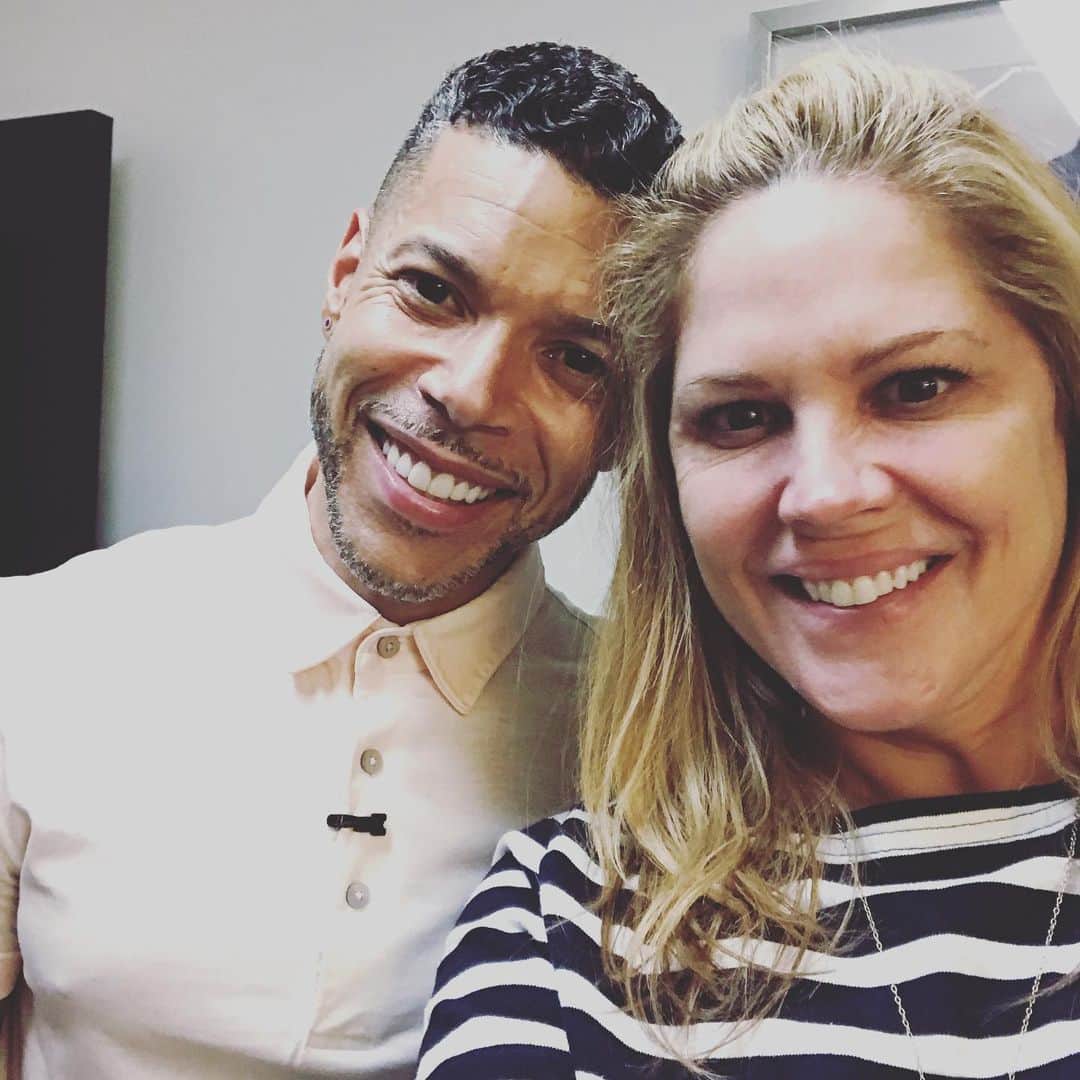 メアリー・マコーマックのインスタグラム：「Who’s better than Wilson Cruz?!and why is he in this kind of shape at his age? He’s a Love challenge.  @wcruz73 @25wordsorlesstv」