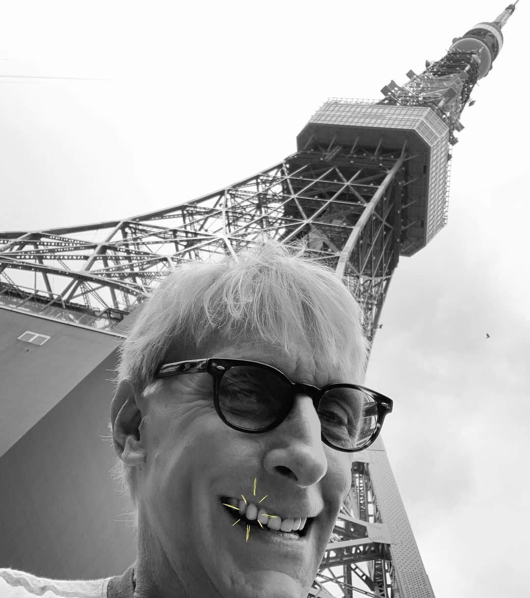 ウィル・リーさんのインスタグラム写真 - (ウィル・リーInstagram)「Ahhhh relief! My dentist in Tokyo is literally at the foot of Tokyo Tower. No more pain, thanks to #dranthonydrennan #thisboyslife 🦷」8月24日 16時19分 - unclewilllee