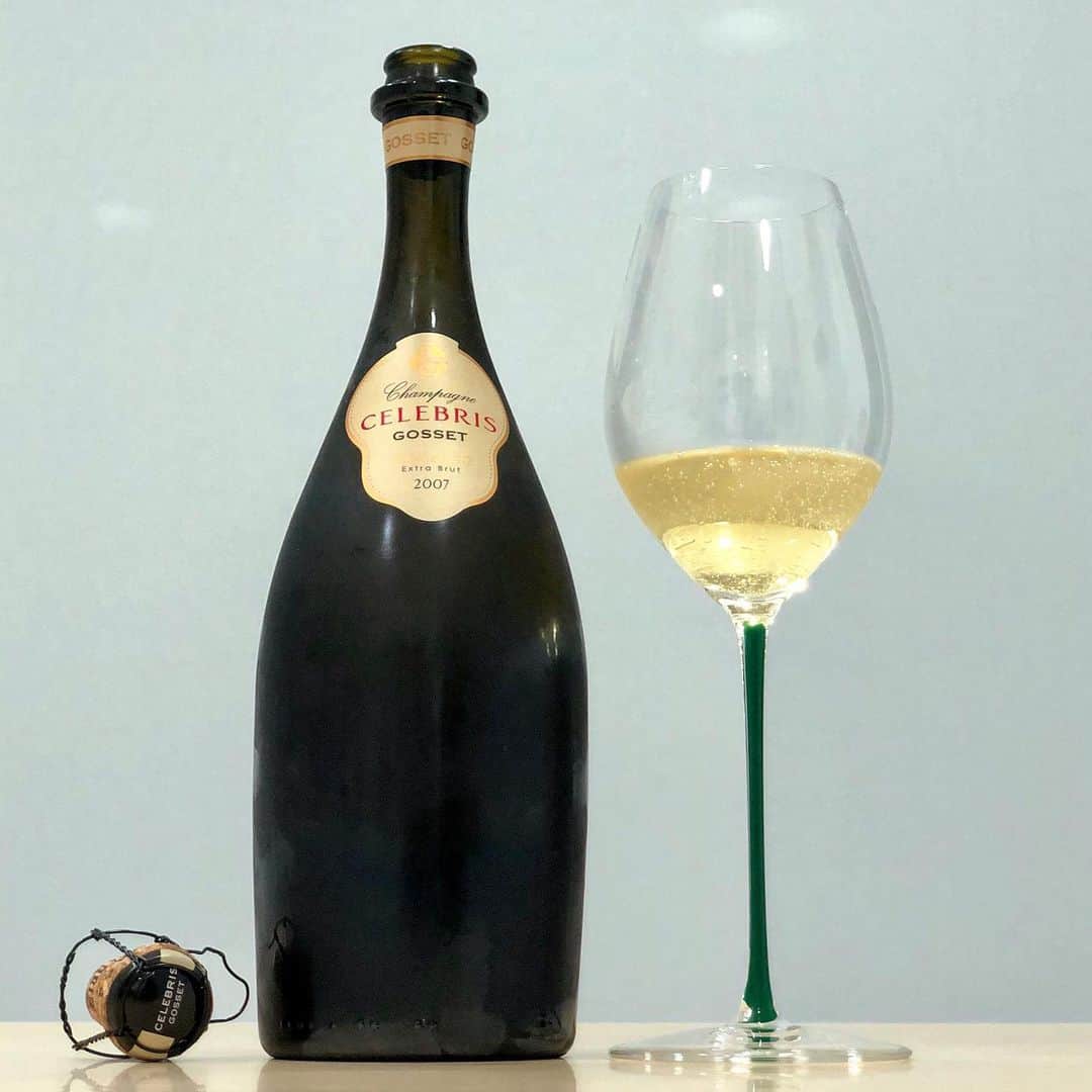 エンリケ・ソラ・クレメンテさんのインスタグラム写真 - (エンリケ・ソラ・クレメンテInstagram)「Last night's champagne was CELEBRIS Extra Brut 2007. Champagne GOSSET. A very fine acidity. Very pure. Very elegant. • • • • • #vino #vin #vinho #вино #ワイン #紅酒 #wein #champagne #winelover #wineinfluencer #winetime #foodporn #food #winecellar #wineporn #instawine #winetasting #sommelier #foodandwine #champagnelover #tbt2019 #gosset #champagnegosset #celebris #gossetcelebris #chardonnay #pinotnoir」8月24日 17時00分 - kike_sola