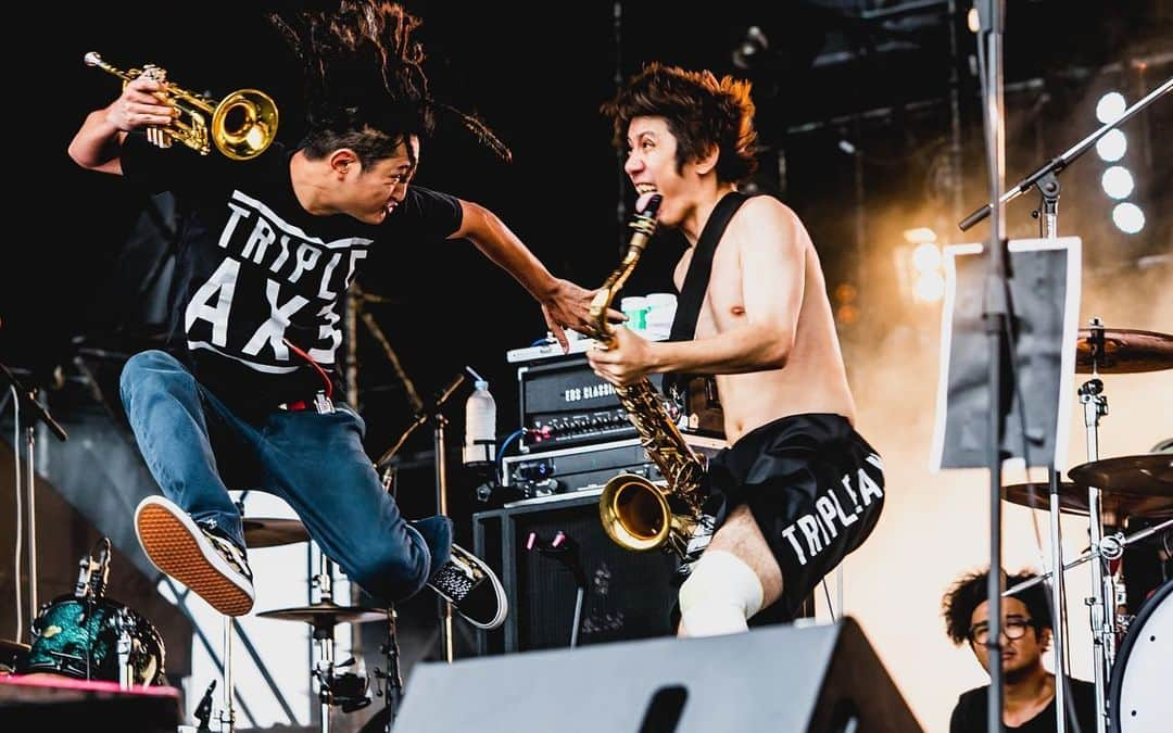 KEN IIKAWAさんのインスタグラム写真 - (KEN IIKAWAInstagram)「TRIPLE AXE TAKEOVER 19' . WILD BUNCH FEST.2019 . Photo by @yamada_mphoto  #TAT #heysmith #SiM #coldrain」8月24日 17時47分 - keniikawa