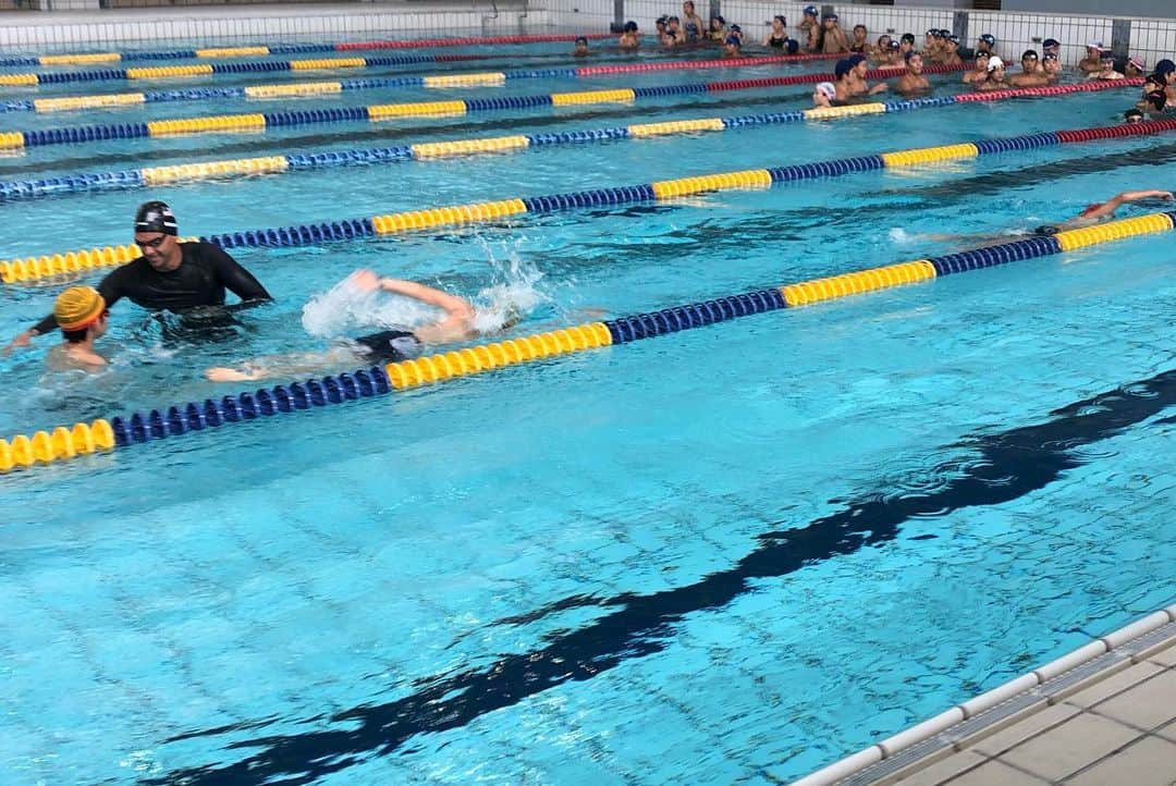 飯沼誠司さんのインスタグラム写真 - (飯沼誠司Instagram)「シドニーオリンピック、リオデジャネイロオリンピック競泳男子自由形50m🏊‍♂️の🥇金メダリスト、🇺🇸アンソニー・アービン選手が来日し、来年の#東京2020 アメリカ選手団のベースキャンプ地となる#世田谷区 で#1日限定 の#水泳教室 を行いました。 また、トークショーを一緒にさせていただきました。 参加した子供達と一緒にリレーをしたり、いろんなトレーニングの秘訣を伝授‼️ 超豪華な水泳教室🏊‍♀️ #setagayaswimmingacademy  #usa #america #swimming #1dayonly #goforgold #olympian #tokyo2020 #practice #studyabroad #ライフセーバー #水泳選手 #オリンピック #金メダル #文化交流 #アメリカ #プール #練習」8月24日 17時48分 - seiji_iinuma