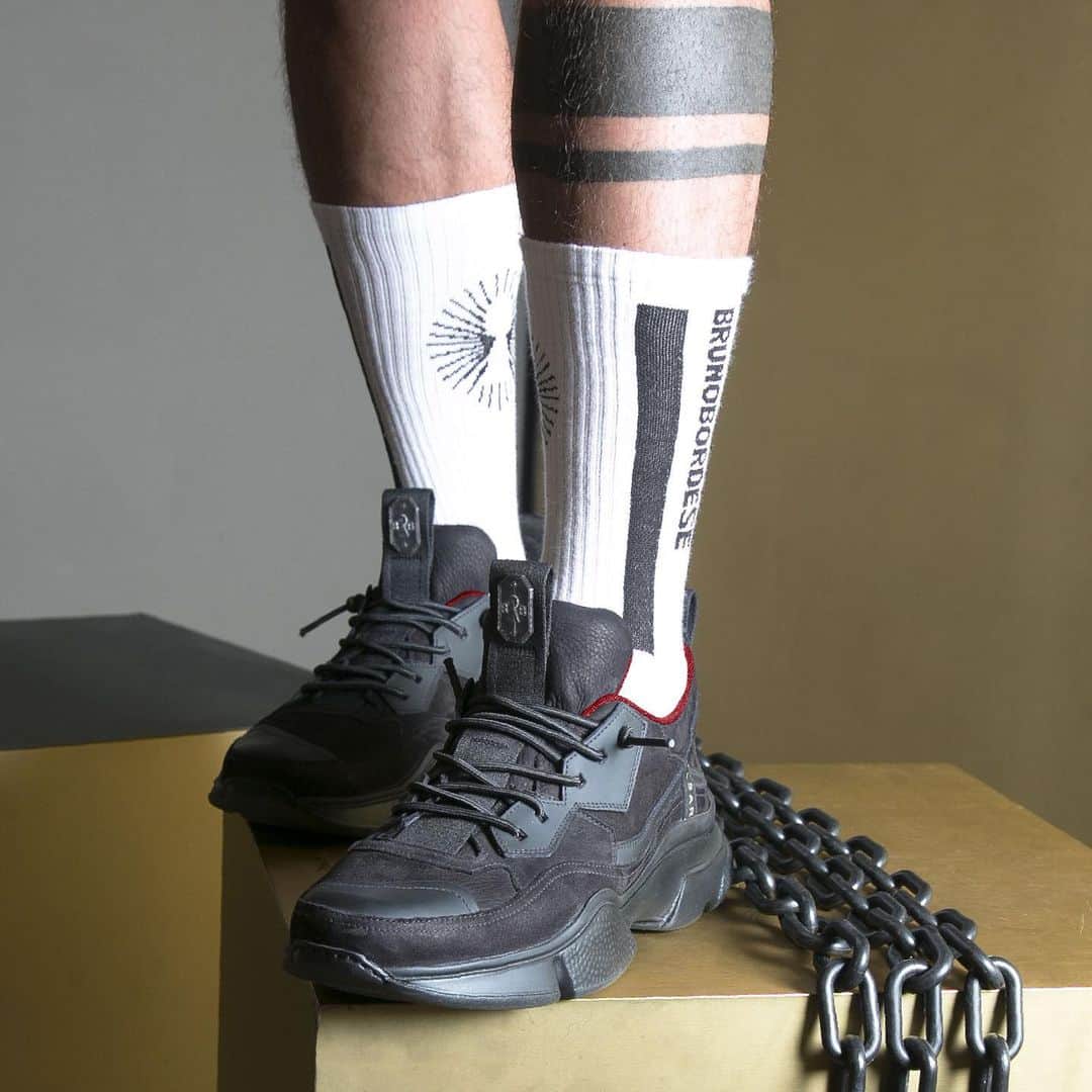 ブルーノボルデーゼさんのインスタグラム写真 - (ブルーノボルデーゼInstagram)「PULSAR BUY NOW . . www.brunobordese.com . . . . . . . . #pulsar #sneakers #running #sole #shoes #fallwinter #newcollection #leather #black #colortrend #brunobordese #white #sock #iconicshoes #clubbing #mood #chain #fashion #design #shoesoftheday #shoeslover #italianshoes #madeinitaly #shoesaddict #footwear #instashoes #shoesaddict #milano」8月24日 17時52分 - brunobordese_official