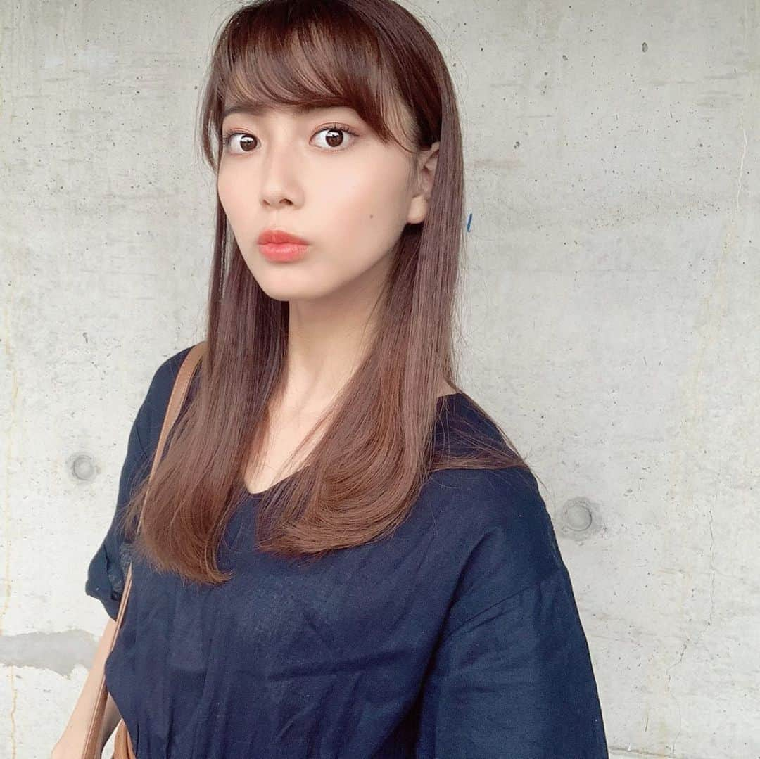 間瀬遥花さんのインスタグラム写真 - (間瀬遥花Instagram)「. . . 細くて柔い私の髪はすぐ湿気に負ける💧 だったら最初から巻かない戦わない . . . . . #髪 #ストレートヘア #ストレート #ヘア #ヘアカラー #ヘアスタイル #ヘアセット #湿気対策 #湿気 #雨の日 #ヘアサロン #ヘアアレンジ #サロンモデル #サロモ #茶髪 #ロングヘア #ロング #ロングヘアアレンジ #ミディアムヘア #ミディアムアレンジ #ミディアムヘアー #ヘアー #ヘアーアレンジ #ヘアースタイル #ヘアーカラー #モデル」8月24日 18時15分 - maseharu_929