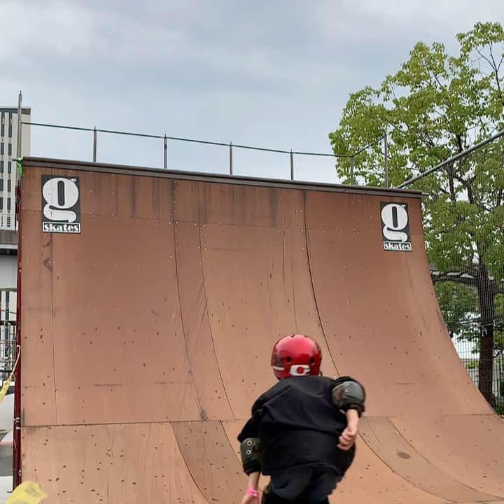 安床武士のインスタグラム：「・ @haruhi_gram  @mei_mei_1126_  Takumi Yamamoto #flyingkids  #gskatepark #goodskates ##inlineskate #rollerblading #インラインスケート #ローラーブレード #何気にハルヒが危ない笑 #triples #トリプルス #LZBN」