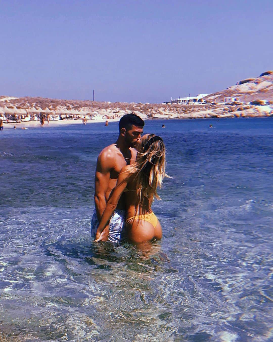 ヴィクトリア・ヴァルガさんのインスタグラム写真 - (ヴィクトリア・ヴァルガInstagram)「Ti amo♥️ . . . #vikyvarga #nammosmykonos #pelle #grazianopelle #cavotagoomykonos #mykonos #greece #mykonosisland #travel #beach #cotazur #picoftheday #greekislands #santorini #mykonosbest #littlevenice #sardegna #costasmeralda #salento #puglia #instagood #calcio #model #couplegoals #photooftheday #likeforlikes #art #travelgram #summer2019 #estate」8月24日 18時57分 - vikyvarga