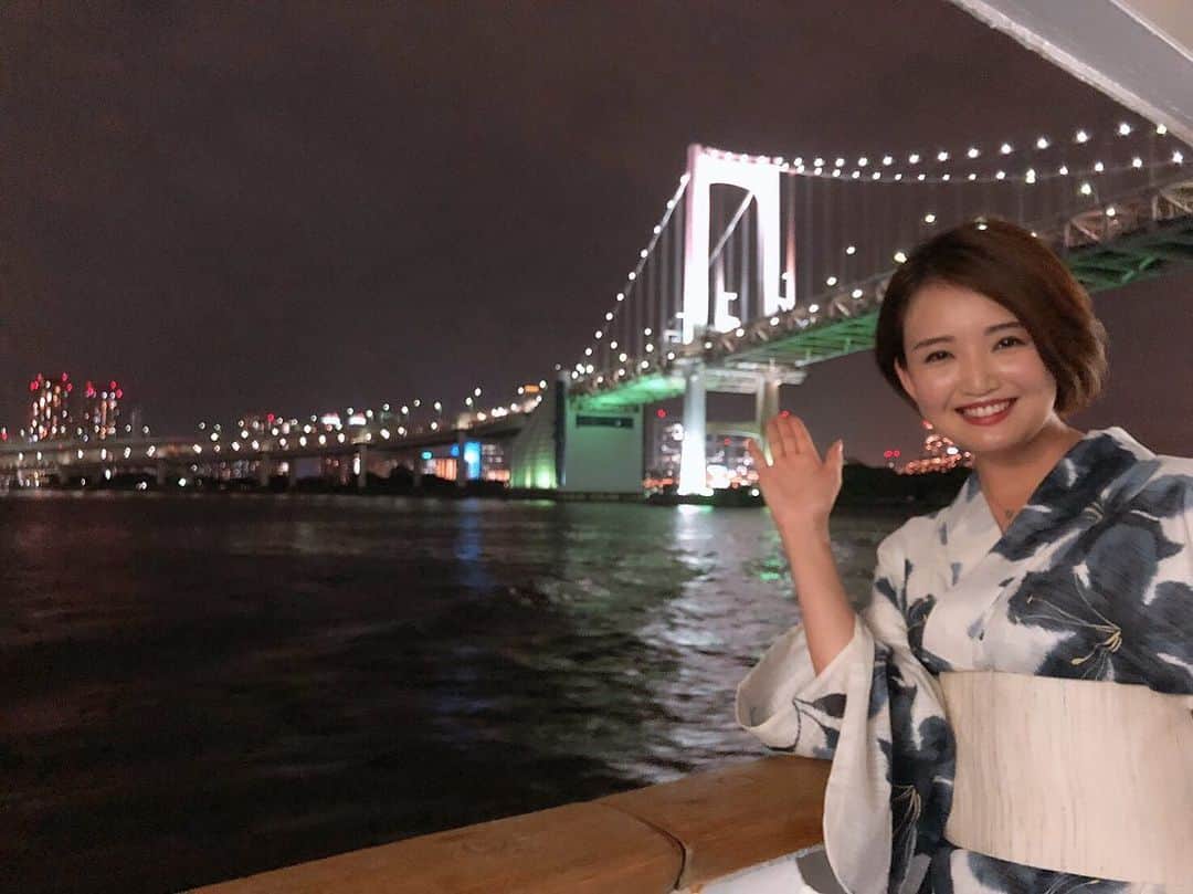 のインスタグラム：「. YUKATA DAYS with レインボーブリッジ👘💕 . #浴衣 #ゆかた #夏 #レインボーブリッジ #東京の夏 #百合柄 #百合 #japan  #japanesewoman #summer #happy #photooftheday #summerfestival」