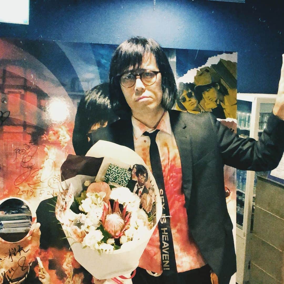 のインスタグラム：「#松永天馬殺人事件 全国上映ツアー決定！﻿ ﻿ 9/23北海道・札幌プラザ2・5﻿ 9/28広島・横川シネマ﻿ 9/29東京・新宿K's シネマ﻿ 11/3大阪・十三シアターセブン﻿ 各会場 #松永天馬 トークあり！﻿ ﻿ 詳細改めて。あなたも事件を目撃しましょう。﻿ https://www.temma.club/jiken #アーバンギャルド #urbangarde」