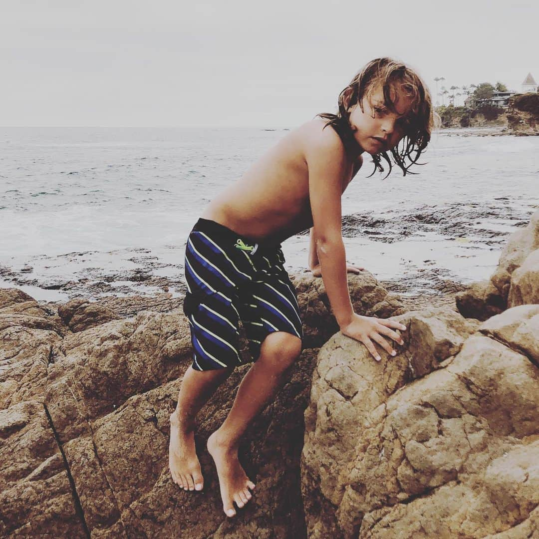 ジョエル・ヒューストンのインスタグラム：「My best friend just turned six. The kid is pure rock and roll, Pokémon and beyblades, I love him, and there hasn’t been a day that’s gone by in his six years of existence on planet earth that I haven’t thanked God that I get to be his dad. Happy Birthday @ziwhoo - the future is immense!!!」