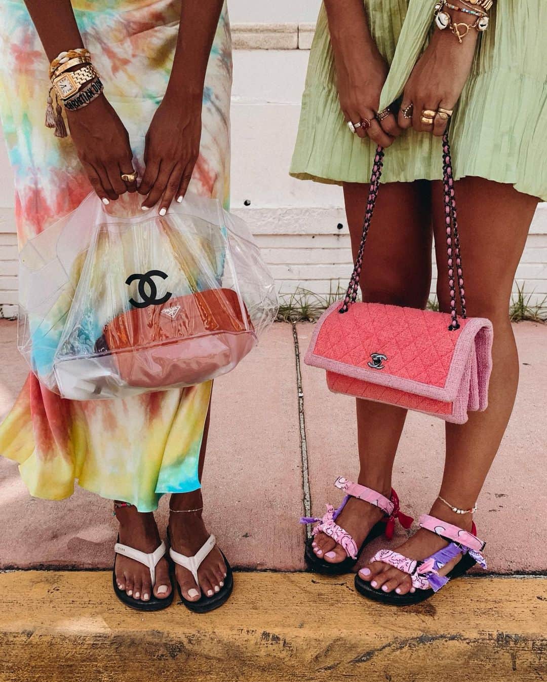 Collage Vintageさんのインスタグラム写真 - (Collage VintageInstagram)「Loving candy colors and Chanel bags 🍭😜 @sincerelyjules #miami #collageontheroad」8月25日 5時14分 - collagevintage