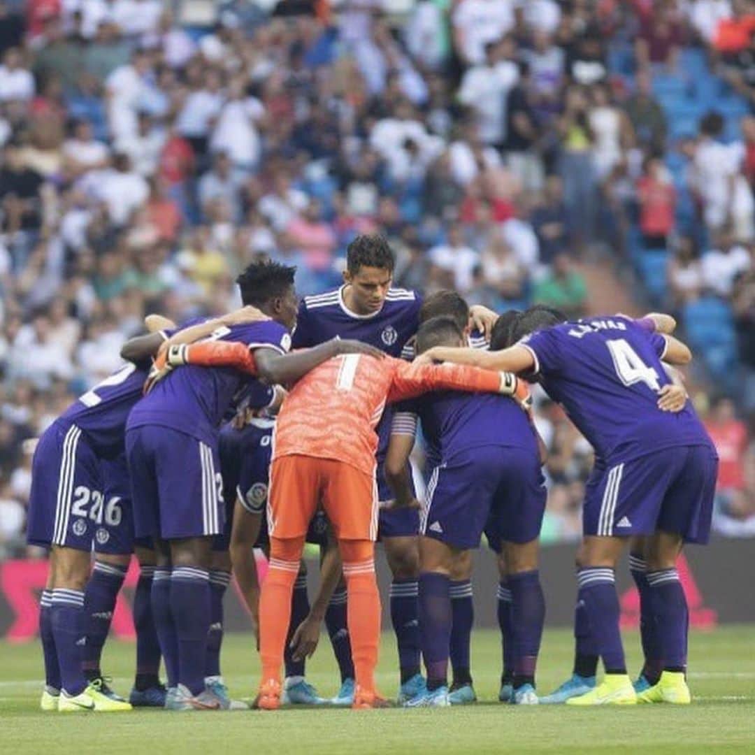 サンドロ・ラミレスのインスタグラム：「‪Sólidos y juntos hasta el final💪🏼 grande mis compañeros 1️⃣punto más. Seguimos sumando #AupaPucela ‬」