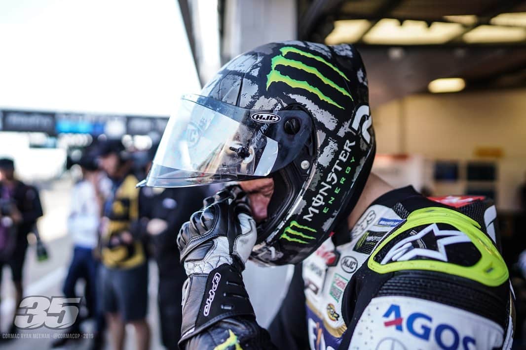 カル・クラッチローのインスタグラム：「Face of today ! Will give it all tomorrow … @lcr.team @monsterenergy @hjchelmets @alpinestars」