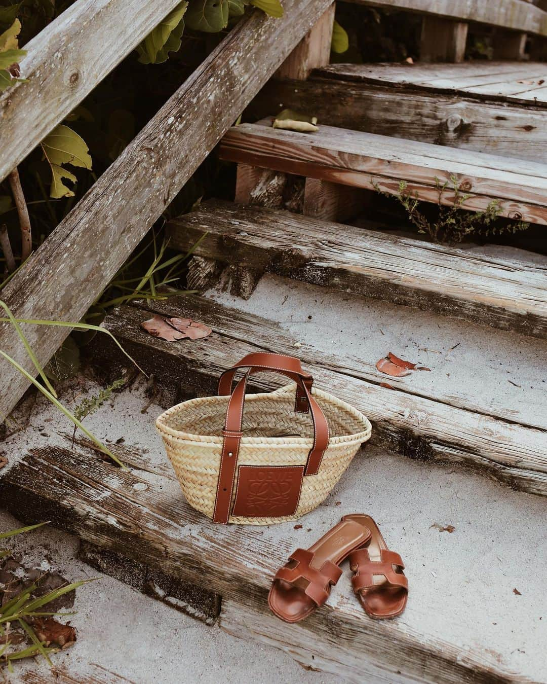 ジュリー・サリニャーナさんのインスタグラム写真 - (ジュリー・サリニャーナInstagram)「Summer bag + deets. 🌴✨」8月24日 21時34分 - sincerelyjules