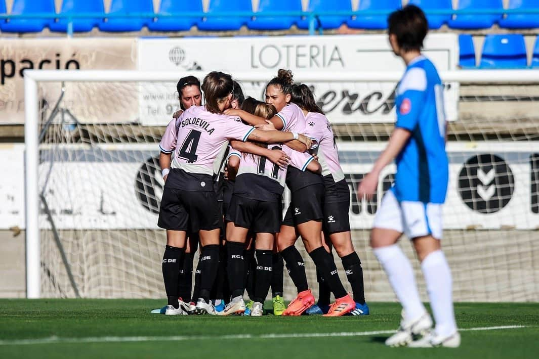 RCDエスパニョールさんのインスタグラム写真 - (RCDエスパニョールInstagram)「Aquest vespre, el @rcdefemeni juga la final de la Copa Catalunya a les 20:30h al Municipal de Palamós! L’Espanyol B debuta aquest diumenge en lliga, a les 12h a la CE Dani Jarque! Molta sort, equips! 💪🙌⚪🔵 - #RCDE | #Volem | #EspanyoldeBarcelona | #RCDEFem | #PlanterRCDE」8月24日 22時07分 - rcdespanyol