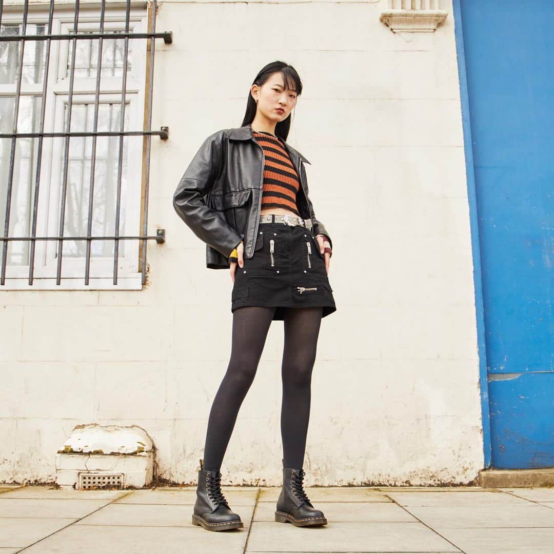 ドクターマーチンさんのインスタグラム写真 - (ドクターマーチンInstagram)「Stand tall. Docs attitude, your spin on it. Show us yours by tagging @drmartensofficial.」8月24日 22時00分 - drmartensofficial