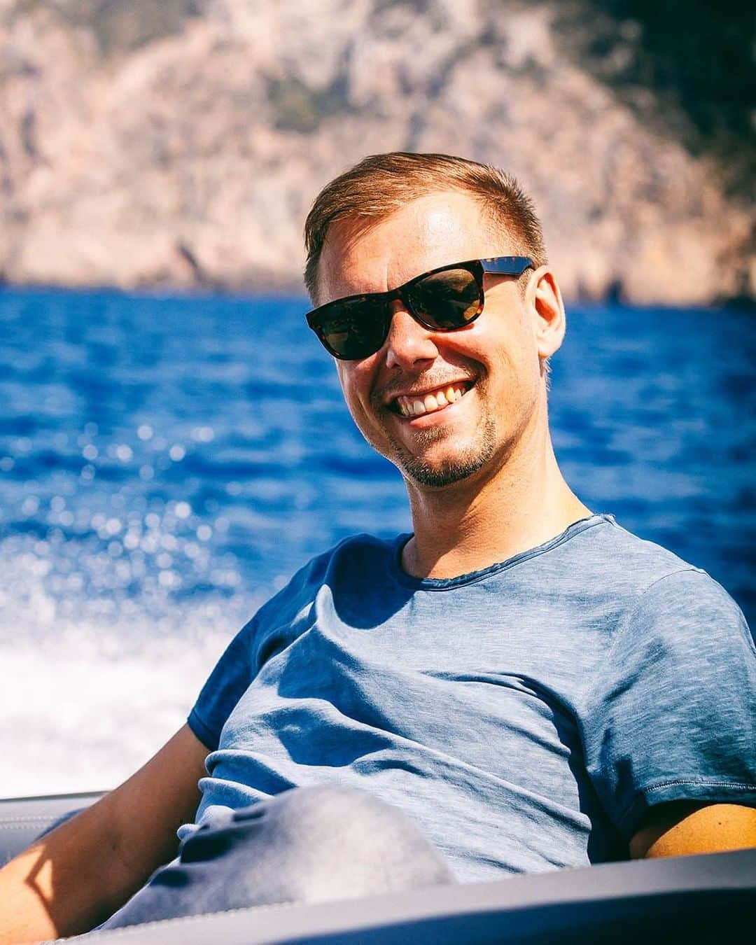 Armin Van Buurenさんのインスタグラム写真 - (Armin Van BuurenInstagram)「#Boating #HolidayVibes 😎」8月24日 22時02分 - arminvanbuuren